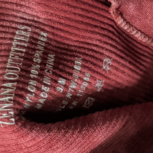 Snap Front Ribbed Padded Bralettes - Picture 6 of 7